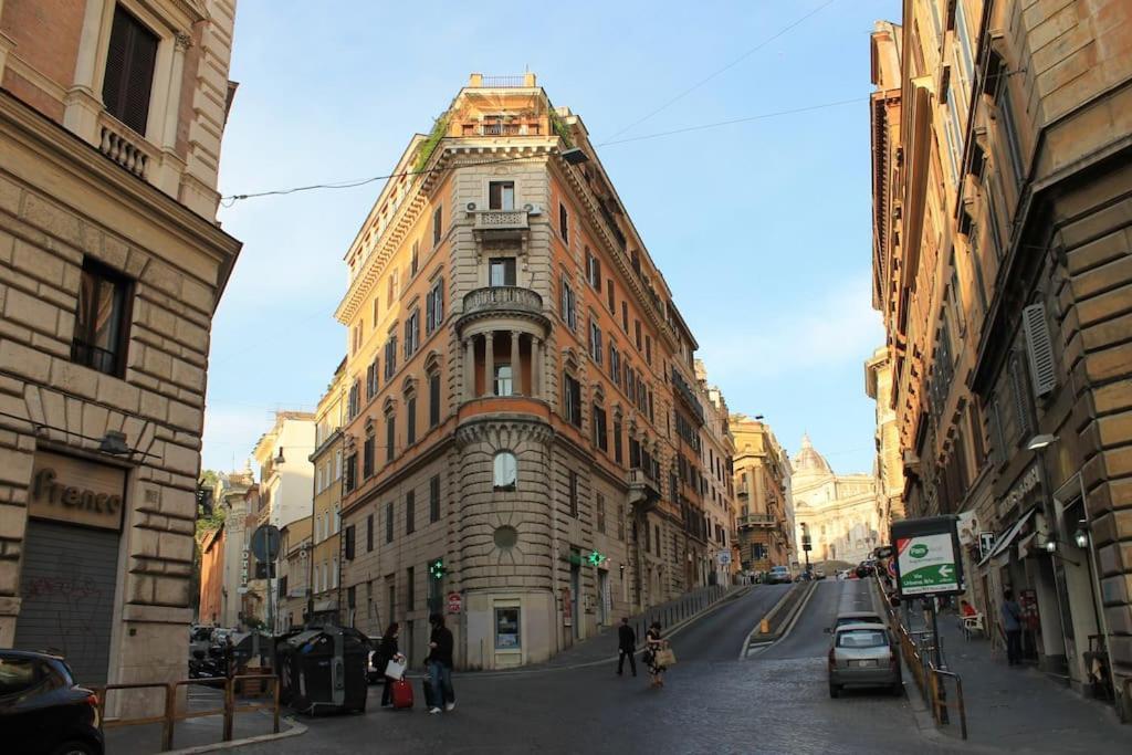 Near Colosseum By Varental 2Br + 1Sb Rome Extérieur photo
